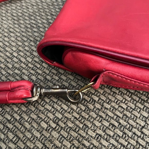 STONE MOUNTAIN All LEATHER Shoulder Bag - Picture 9 of 13